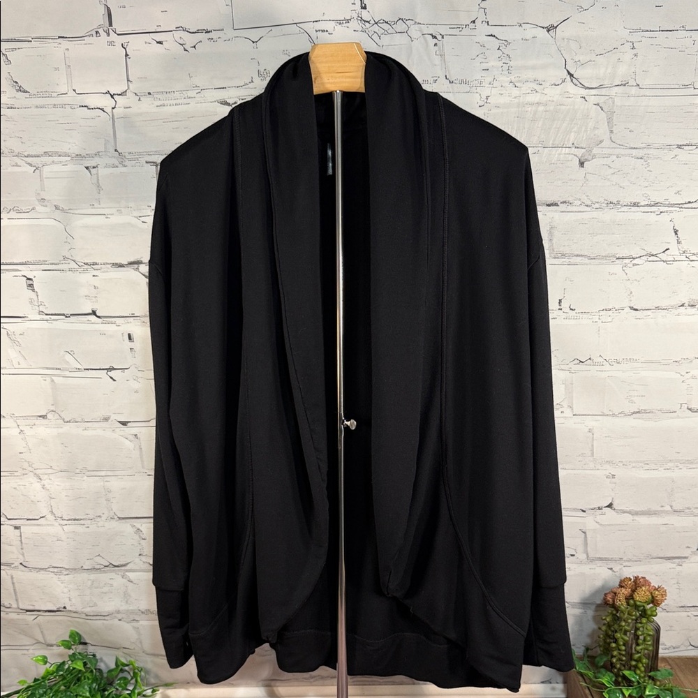 GAP Fit Live-in Open-Front Wrap Classic Black Drape Cardigan